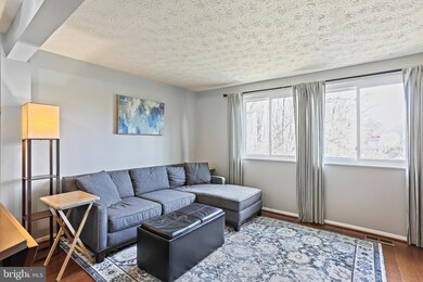 10641 Delfield Ct, Laurel, MD 20723 - photo 4