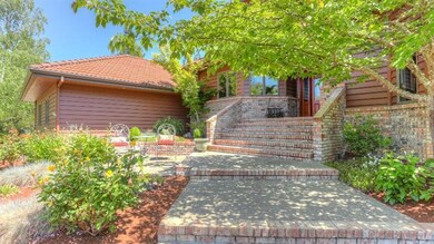 621 Serenity Ln, Grants Pass, OR 97526 - photo 2