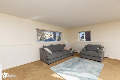 04-Downstairs Living Room 20210401-DW-91