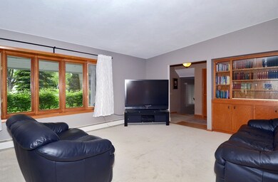 5567 Shamrock Ln, Fitchburg, WI 53711 - photo 3