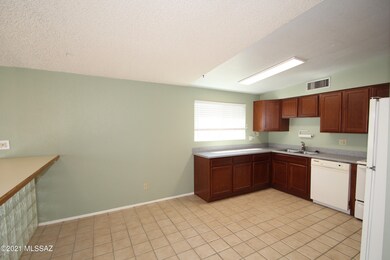 Dining Area & Kitchen