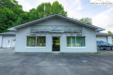 123 Buck Mountain Cir, West Jefferson, NC 28694 - photo 2