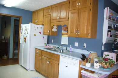 511 Winchester St, Flippin, AR 72634 - photo 4