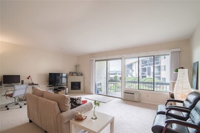 400 Narragansett Pkwy unit 6, Warwick, RI 02888 - photo 4