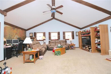 Large family with vaulted cielings