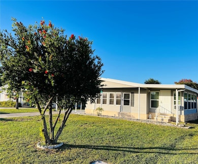 1565 Apache Cir, Tavares, FL 32778 - photo 2