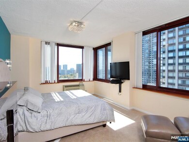 Palisades unit 2610, Fort Lee, NJ 07024 - photo 6