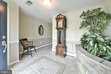 162 Walton Dr, Morrisville, PA 19067 - photo 5