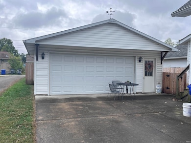 1608 S Armstrong St, Kokomo, IN 46902 - photo 3