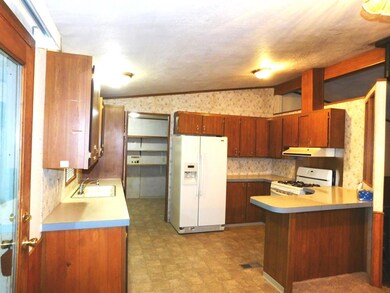 1180 Plumtree Ln, Grants Pass, OR 97526 - photo 5