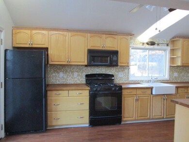 114 W Shore Ave, Manchester, NH 03109 - photo 3