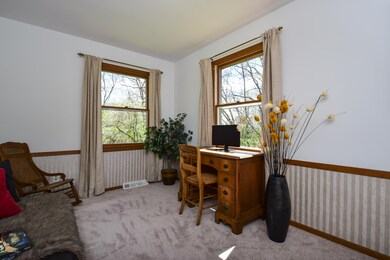 002-photo-living-room-7058506