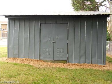 2305 Wachovia Dr, Greensboro, NC 27403 - photo 5