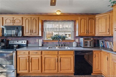 LOTS OF CABINETRY
