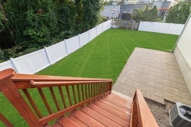 27 Sullivan St, Attleboro, MA 02703 - photo 3