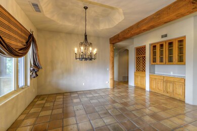 004_Dining Room