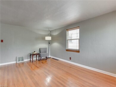 1642 Warrick Place NE, Canton, OH 44714 - photo 5