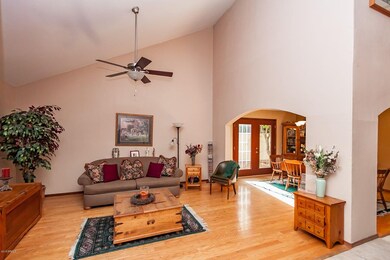 1317 Krista Wy AZ-5