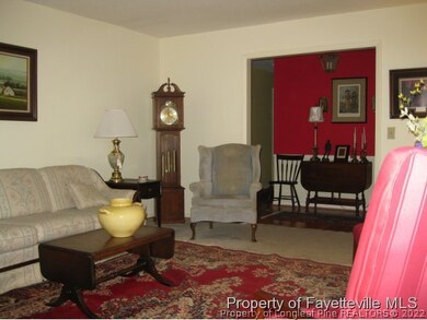 344 Edinburgh Dr, Fayetteville, NC 28303 - photo 4