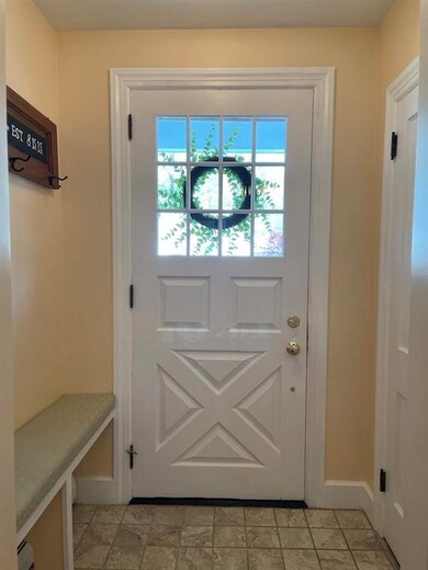 136 Worcester Ave, White River Junction, VT 05001 - photo 4