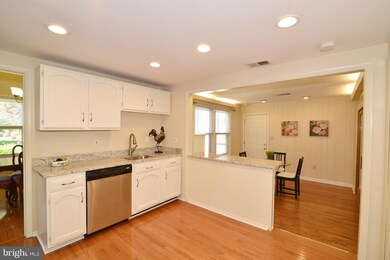 315 Avondale Dr, Sterling, VA 20164 - photo 4