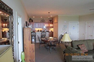 Dining Rm & Kitchen: Imagine holiday dinners in th