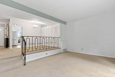 2840 CHATEAU CIR S-7-SMALL