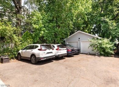 30 E Henry St, Linden, NJ 07036 - photo 2