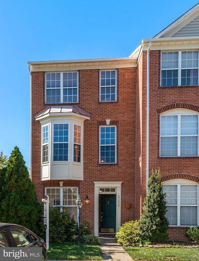 2392 Woodland Pond Ln, Herndon, VA 20171 - photo 2