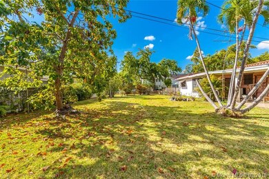 12,400 sq ft lot