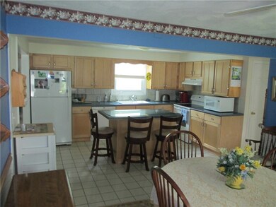 30 Tomahawk Cir, Saunderstown, RI 02874 - photo 6