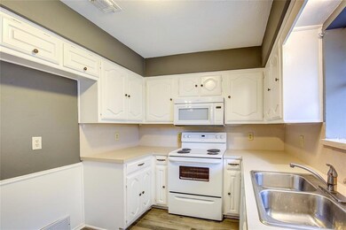 1009 N Clay St unit B, Ennis, TX 75119 - photo 7