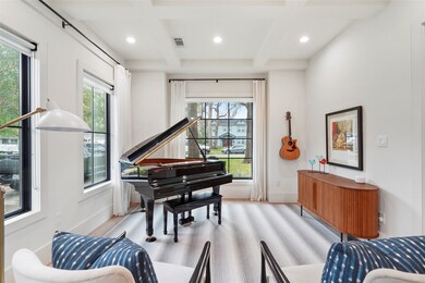 1574 Sue Barnett Dr, Houston, TX 77018 - photo 6