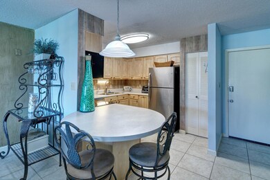 6-06_Kitchen_02
