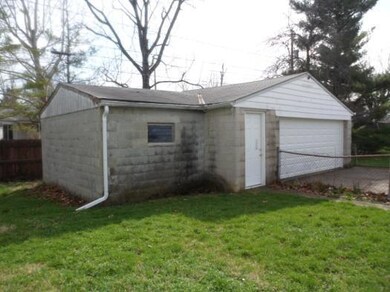 Detached Garage