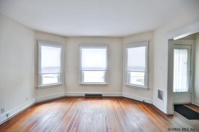 10 Grosvenor Square, Schenectady, NY 12308 - photo 4