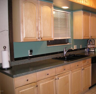 4 - Kitchen L