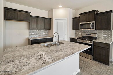 452 Helius Rd, Socorro, TX 79927 - photo 3