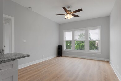 7600 N Sheridan Rd unit 208, Chicago, IL 60626 - photo 2