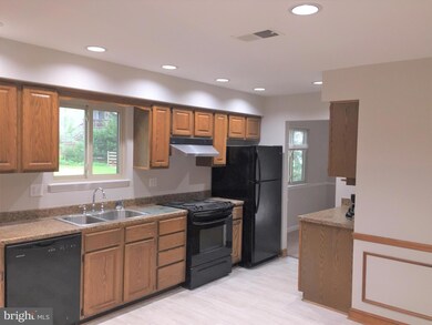 16004 Fairway Dr, Dumfries, VA 22025 - photo 4