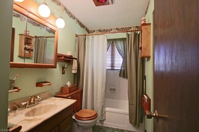 846 W Shore Blvd, Sheffield Lake, OH 44054 - photo 7