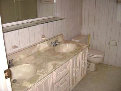 Master Bath/Spa.