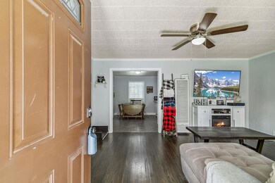 709 N Commerce St, Gainesville, TX 76240 - photo 5