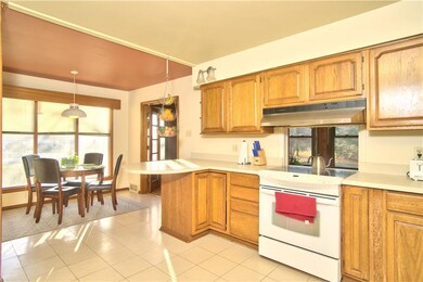 10 Circle Dr, Carmel, IN 46032 - photo 5