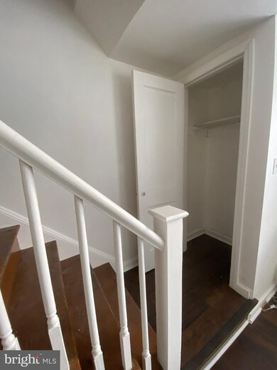 51 Mermont Cir, Darby, PA 19023 - photo 7