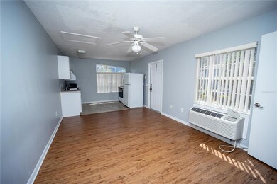 527 Caribbean Dr unit B, Davenport, FL 33897 - photo 4