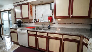 1815 Cambridge Dr, Carpentersville, IL 60110 - photo 6