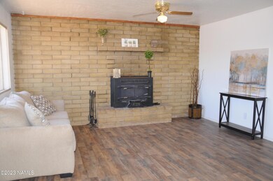 916 W Gilmore St, Winslow, AZ 86047 - photo 2