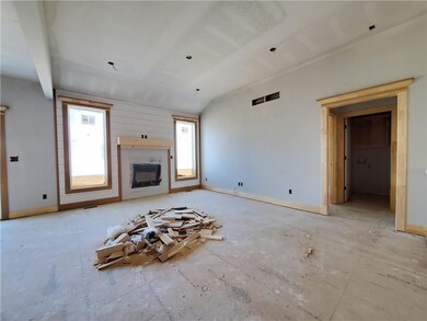 2000 Creek View Ln, Raymore, MO 64083 - photo 5