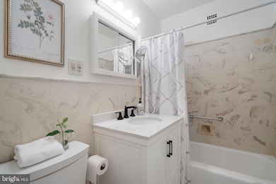 Cardinal House Condominiums unit D305, Arlington, VA 22201 - photo 5
